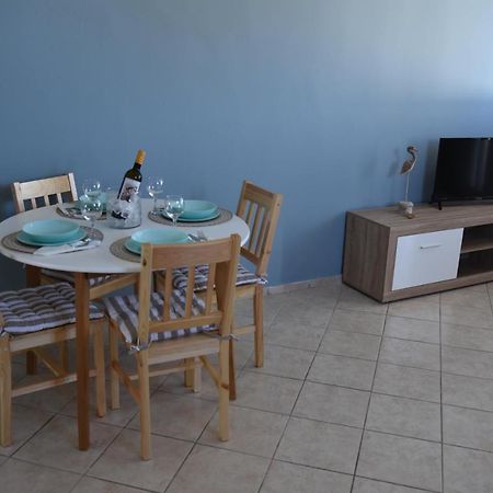 Family Apartments 1 Lechaio Bagian luar foto