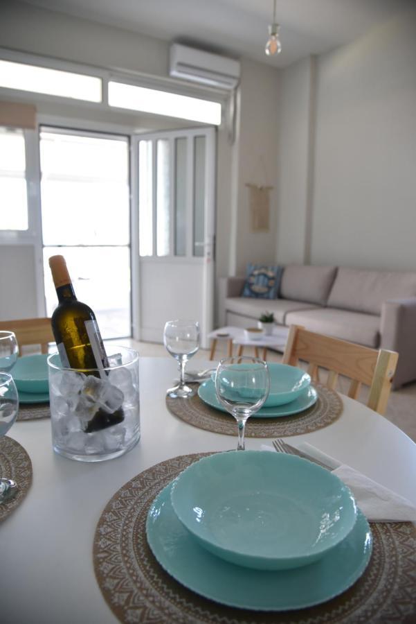 Family Apartments 1 Lechaio Bagian luar foto